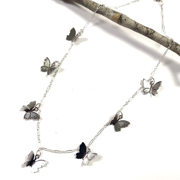 Butterfly Necklace, Dragonfly, Insect, Bee, Flower - Picture 3 of 9